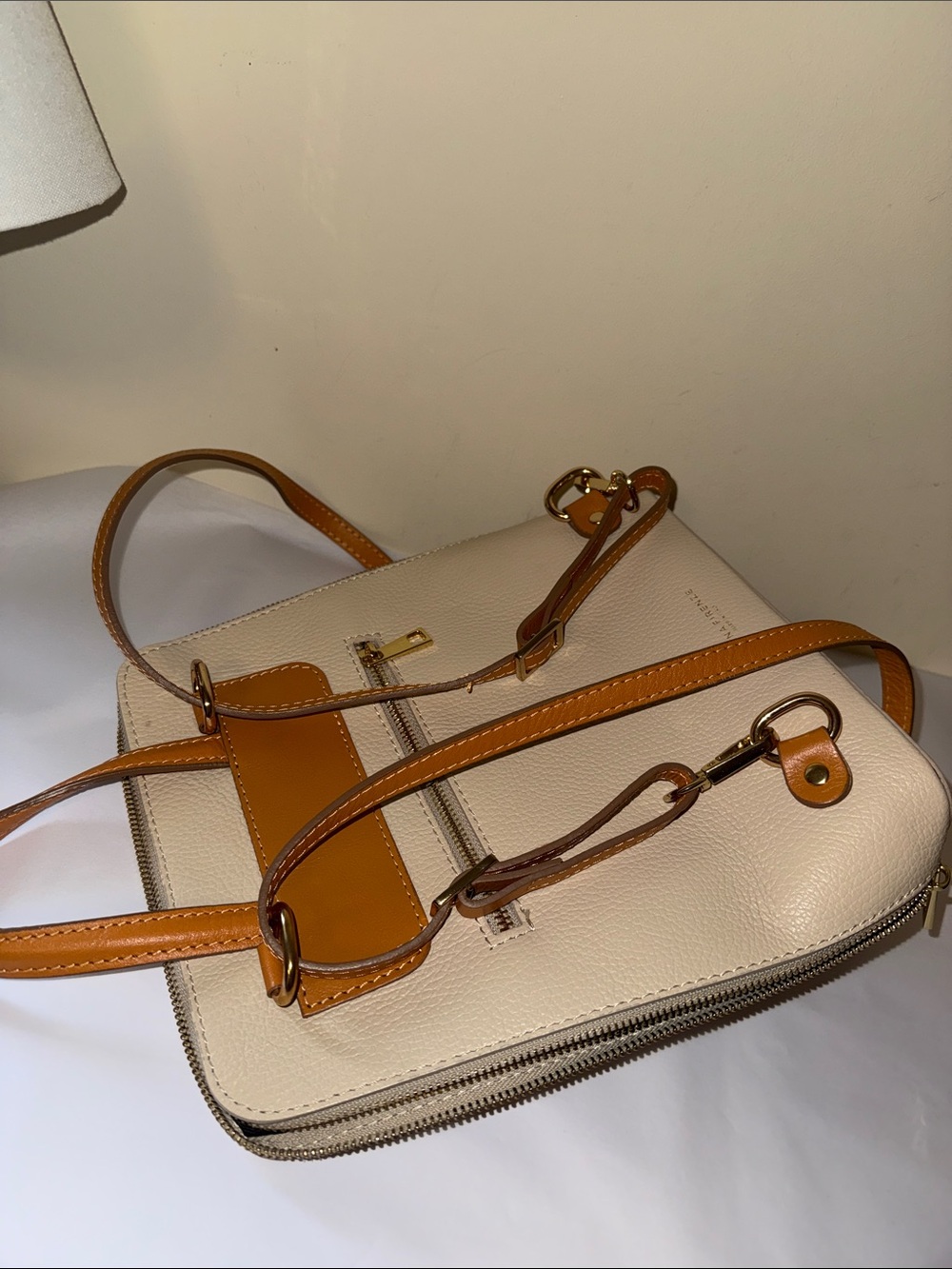 Leather Two-Tone Beige and Tan Women’s Backpack/Crossbody/Shoulder bag, new - Picture 8 of 10